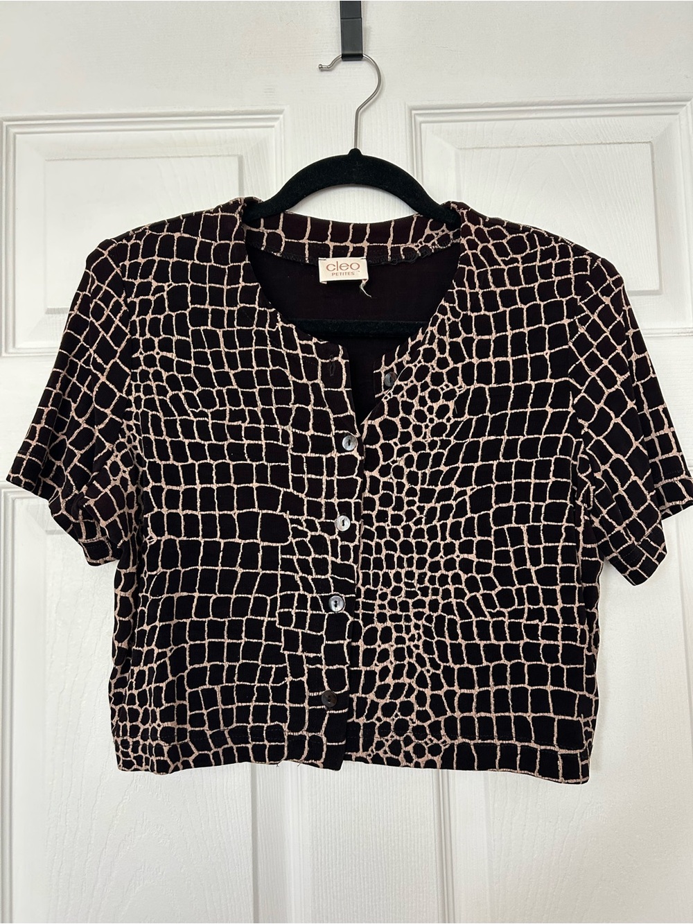 Cleo Petites Vintage Cropped Button Front Top